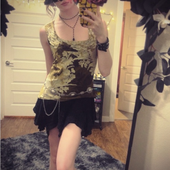 linda hutton Tops - Floral Sleeveless Top - Brown and Cream/Green